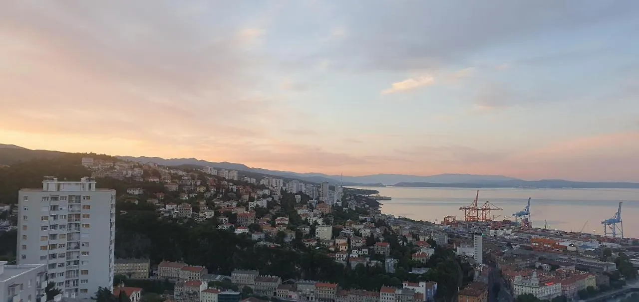 Apartment City Lights Penthouse Rijeka