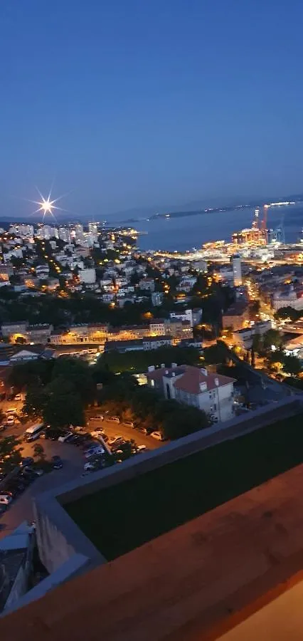 Apartment City Lights Penthouse Rijeka