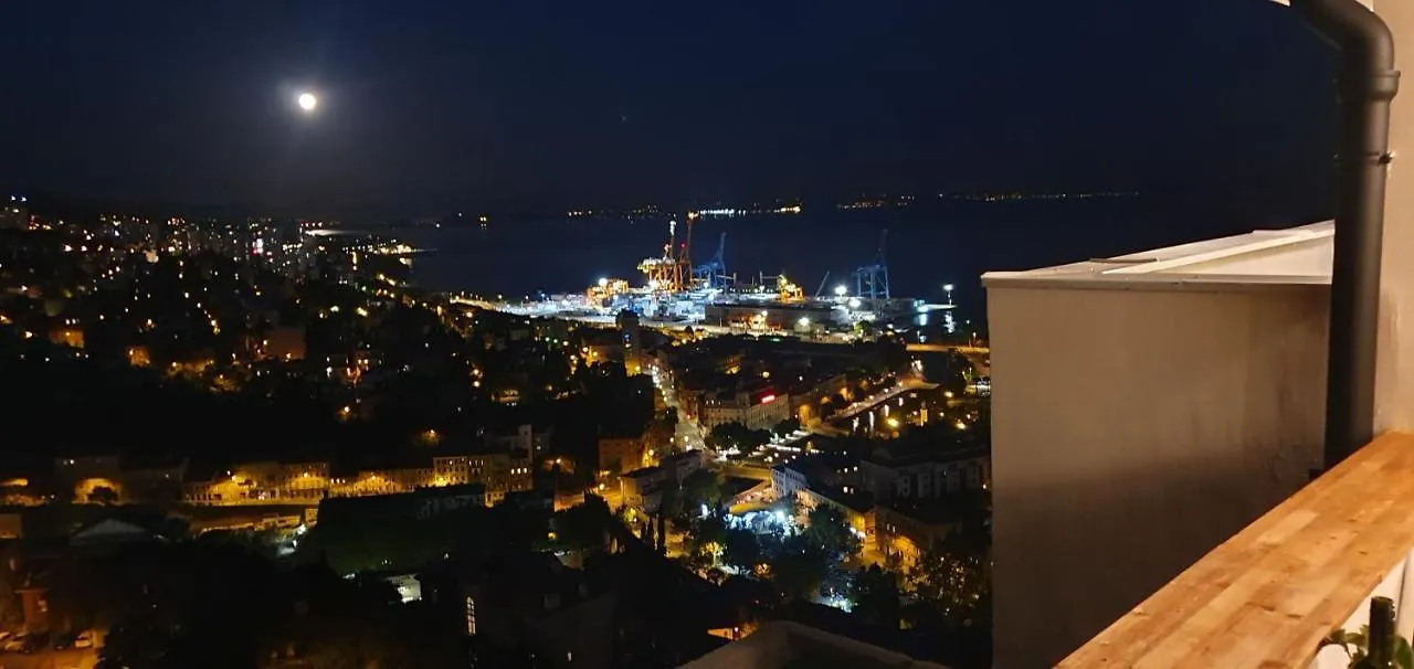 Apartment City Lights Penthouse Rijeka Croatia